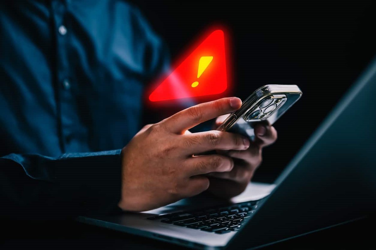 Công an cảnh báo: Lập tức ngắt kết nối mạng, khôi phục cài đặt gốc và đổi mật khẩu ngân hàng, Zalo trên thiết bị sạch khác khi cài phải ứng dụng này