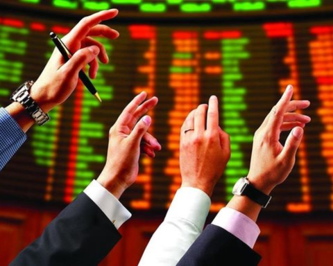 Một mã bất động sản bất ngờ được tự doanh CTCK mua ròng đột biến hơn 300 tỷ trong phiên 7/4