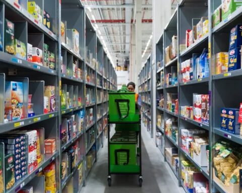 Ngày tàn của nhân viên bán lẻ có đang đến: Siêu thị 33 triệu USD của Amazon với 250.000 mặt hàng nhưng vận hành phần lớn bằng AI và robot