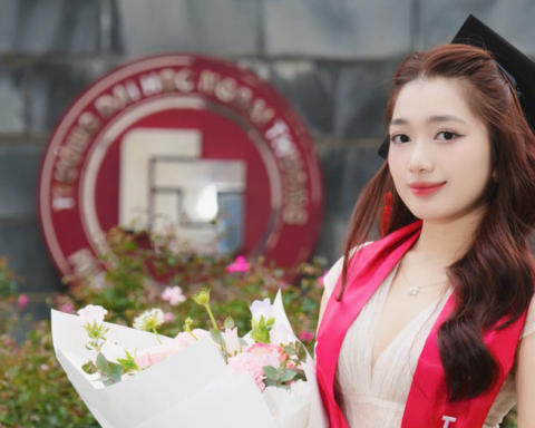 Nữ lớp trưởng xinh đẹp, tốt nghiệp xuất sắc Đại học Ngoại thương