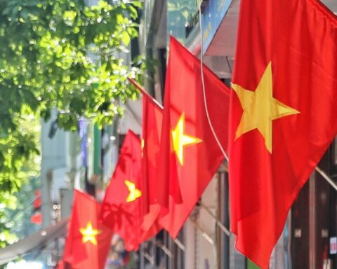 Chi tiết đề xuất việc hoán đổi ngày nghỉ dịp Giỗ Tổ Hùng Vương và 30/4 – 1/5: Nghỉ liền mạch 5 ngày hay “kịch trần” 9 ngày?