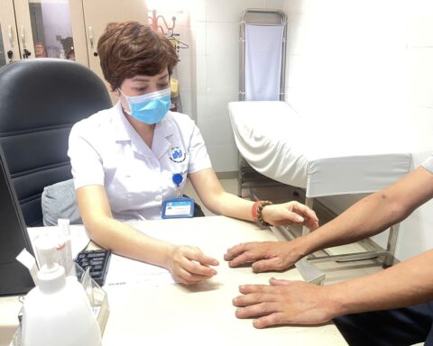 Nắng nóng mới chớm, 1 nhóm bệnh đã tăng vọt 20%: Bác sĩ cảnh báo bệnh da liễu
