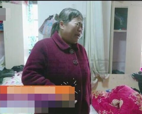 Vợ tích góp hơn 100 triệu để phẫu thuật, chuẩn bị lên bàn mổ mới biết chồng đã chốt đơn livestream để mua rượu hết sạch