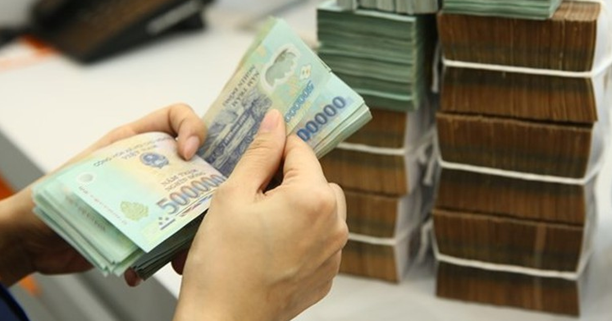 Ngân hàng tiếp tục tăng lãi suất tiết kiệm, gửi 500.000 đồng nhận lãi tới 8,2%/năm