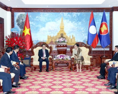 Thứ trưởng Bộ Tài chính Trần Quốc Phương chúc Tết cổ truyền Bunpimay Lào năm Phật lịch 2569