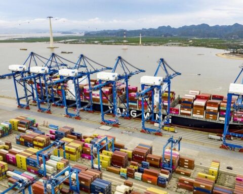 Miễn nhiều khoản phí giao thông vận tải hỗ trợ doanh nghiệp, thúc đẩy tăng trưởng