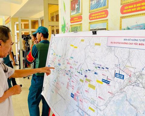 Những nội dung về đất đai mà Đồng Nai ủy quyền cho cấp xã thực hiện là gì?