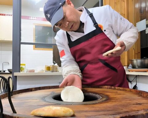 Phát hiện người đàn ông lãi hơn 115 triệu đồng/ngày, sở hữu 7 căn nhà nhờ bán loại bánh giá 11.000 đồng/cái