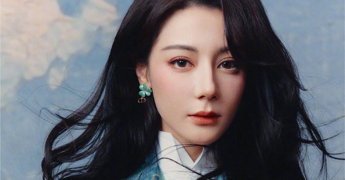 Địch Lệ Nhiệt Ba có biết xấu hổ không vậy?