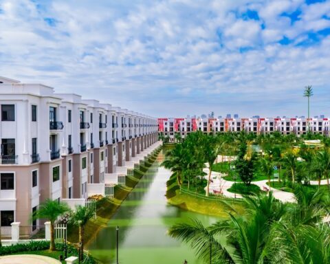 Không phô trương vẫn đắt giá: “Ốc đảo thượng lưu” Vịnh Xanh hút giới tinh hoa