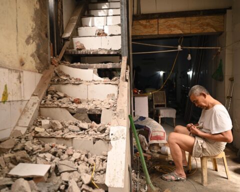 Toàn cảnh đường Tam Trinh ở Hà Nội những ngày “chạy nước rút”: Dân hối hả di dời, máy móc rầm rộ thi công