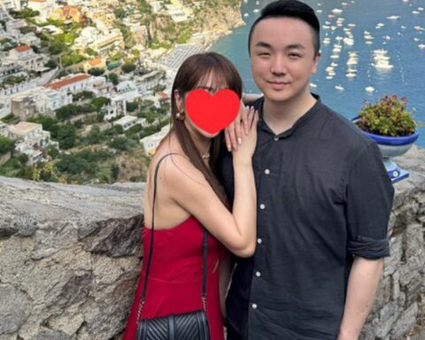 Cựu tiếp viên hàng không ly dị ông chủ chuỗi nhà hàng nổi tiếng: 7 năm kết hôn không có con, yêu bản thân mình nhiều hơn