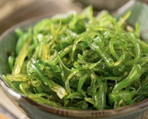 Không phải cứ gắn mác healthy là an toàn: Cẩn trọng với những món ăn có thể gây hại tuyến giáp