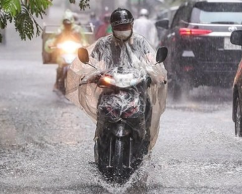 Dự báo thời tiết 2/4: Không khí lạnh dồn dập tràn về, miền Bắc dịu mát, cảnh báo mưa giông, gió giật