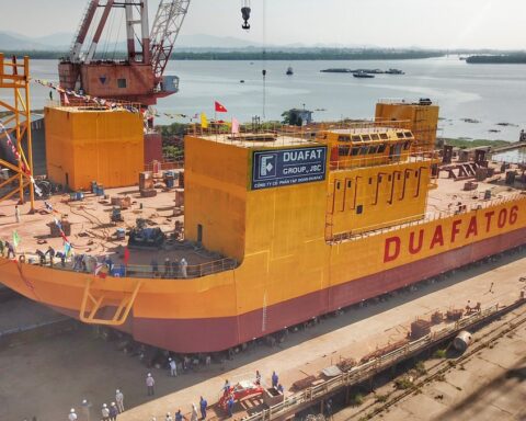 Lỗ kỷ lục gần 725 tỷ đồng, Tập đoàn Đua Fat (DFF) âm vốn sâu, đối mặt rủi ro hoạt động liên tục