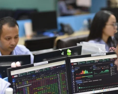 Chứng khoán đã tạo đáy ngắn hạn, tuần tới sẽ bứt phá hay tiếp tục rung lắc?