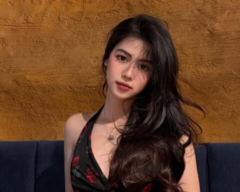 Lộ diện nhan sắc của cô gái cả mạng xã hội tìm kiếm
