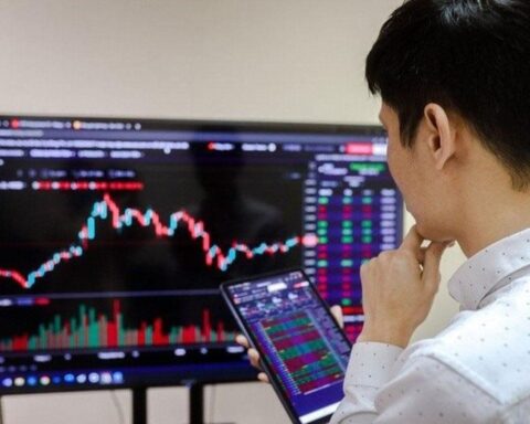 Mặt bằng lãi suất hạ nhiệt, chuyên gia chỉ ra 2 tác động chính tới chứng khoán