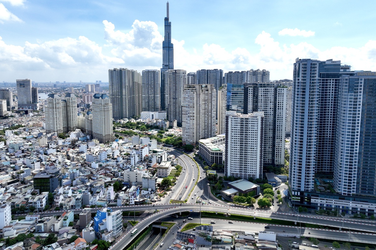 BĐS TP.HCM và vùng phụ cận quý II/2026: Cung ít, cầu yếu, giá vẫn neo cao