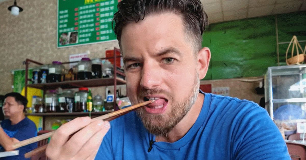 Vừa vào quán ăn Việt Nam đã đòi xin “nước mắt”, khách Tây khiến cả quán xôn xao