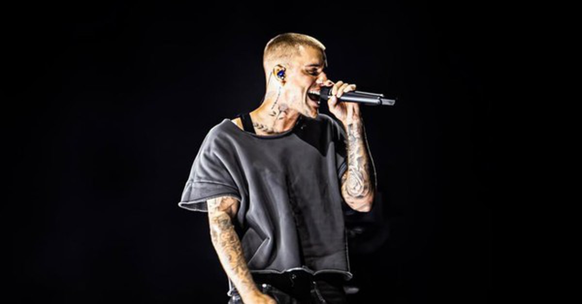 Chỉ Justin Bieber mới dám làm bật nhạc hát karaoke tại Coachella