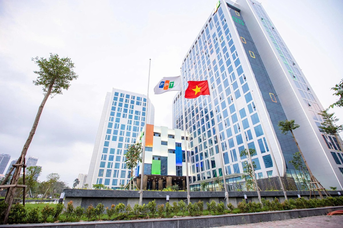10 câu hỏi trước thềm ĐHĐCĐ FPT: Bài toán tăng trưởng và chiến lược mới AI, UAV, thiết kế chip