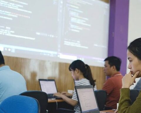 VN-Index tiếp tục tăng điểm