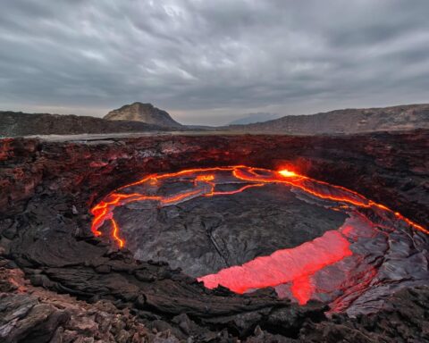 Vết sẹo vĩ đại nhất của hành tinh đang âm thầm xé toạc châu Phi để khai sinh đại dương mới