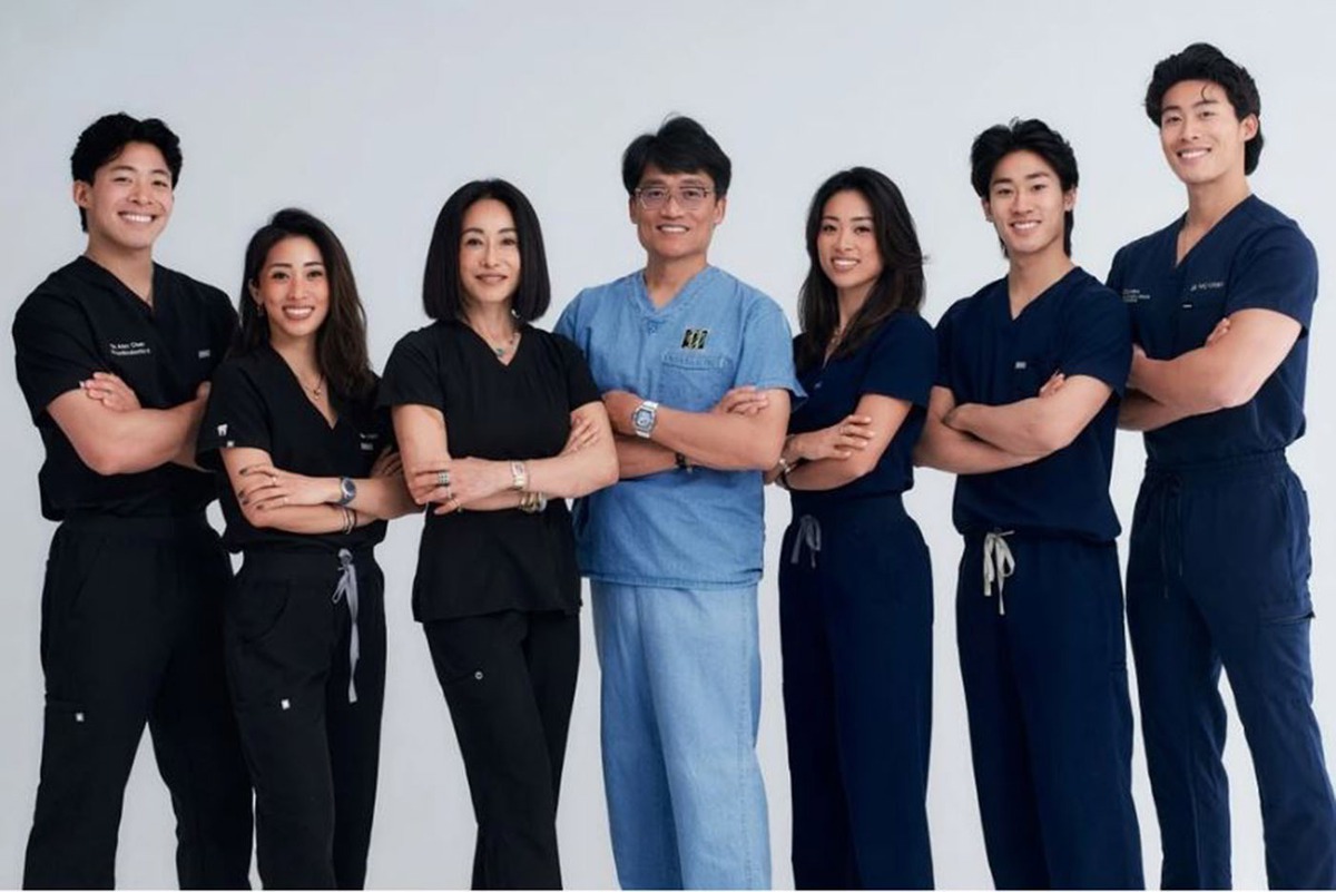 Gia đình có 7 bác sĩ gây sốt mạng xã hội