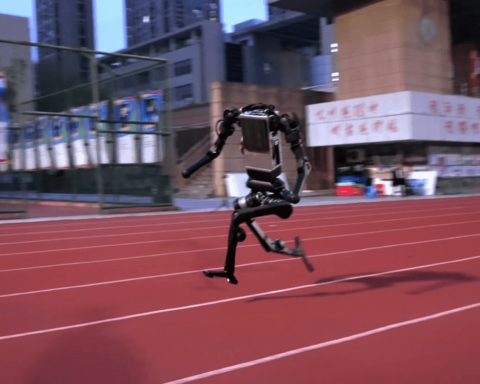 Robot Trung Quốc chạy 100m chỉ mất 10 giây