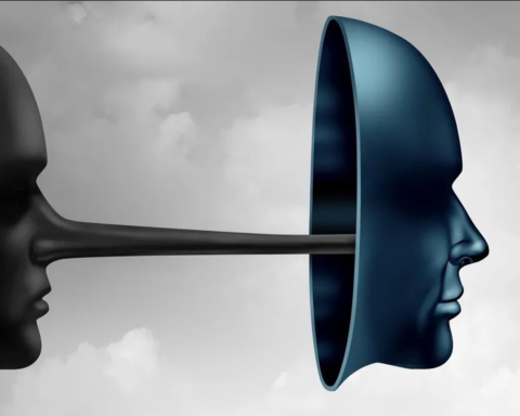 Tin tưởng AI 100% là sai lầm: Bài học đắt giá từ những vụ “ảo giác” gây chấn động giới công nghệ