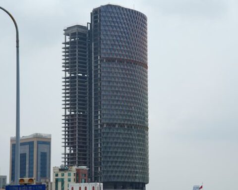 Tòa nhà “tai tiếng” trên đất vàng TPHCM: Số phận lao đao, trở thành khoản nợ xấu BĐS lớn bậc nhất, đến lớp vỏ rực rỡ mỗi đêm dù bên trong vẫn là khối bê tông khổng lồ