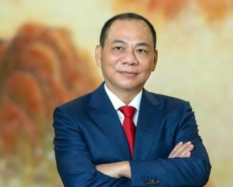 Tỷ phú Phạm Nhật Vượng xuất hiện bên cạnh Masayoshi Son, Gautam Adani, Mukesh Ambani