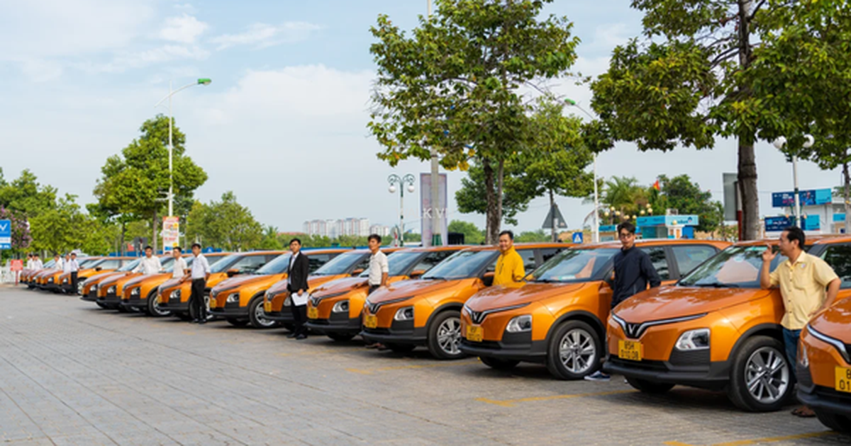 Thêm một hãng taxi chuyển đổi hoàn toàn sang xe điện