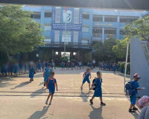 Vụ cô giáo bị tố phạt học sinh bằng kim tiêm: Sáng nay, đưa 5 học sinh đi xét nghiệm máu