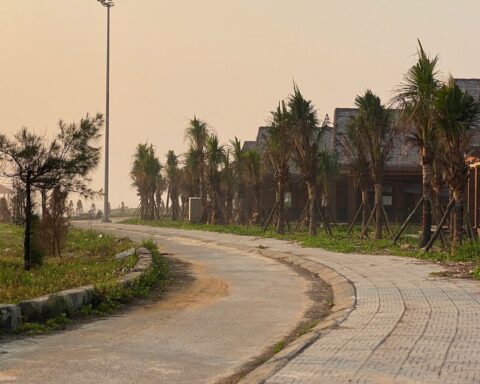 Dân ven biển Quảng Trị tiếc nuối nhìn dự án bãi tắm gần 260 tỷ ‘đắp chiếu’