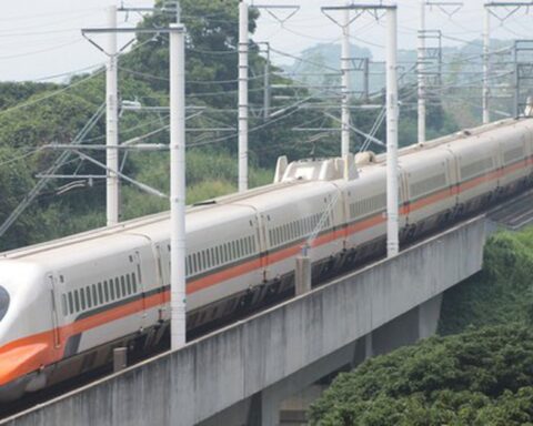 ĐƯỜNG SẮT TỐC ĐỘ CAO: PHÉP THỬ NĂNG LỰC QUỐC GIA: Khoảng cách được “vẽ lại”