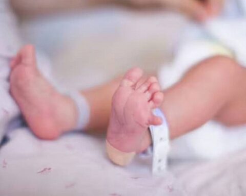 Sai lầm kinh hoàng trong phòng pha sữa: 6 trẻ sơ sinh thiệt mạng