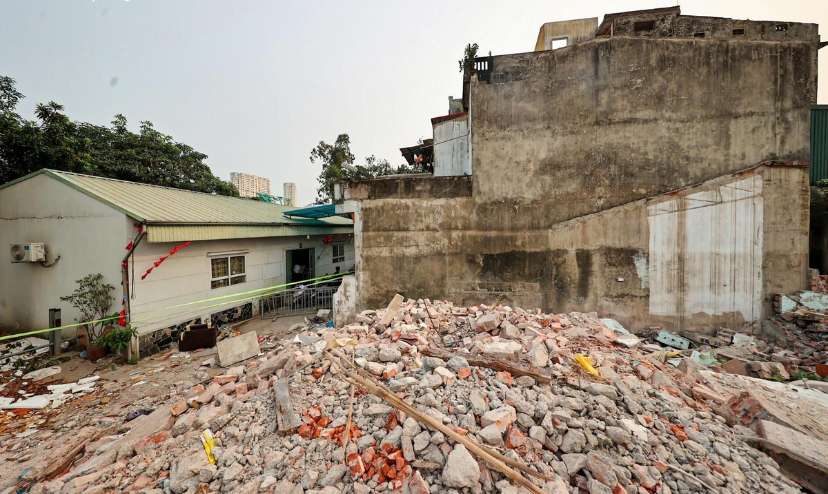 Người Hà Nội tháo dỡ nhà, giao mặt bằng thi công nút giao Phạm Tu – Xa La