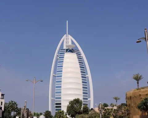 Khách sạn xa xỉ ở Dubai đóng cửa
