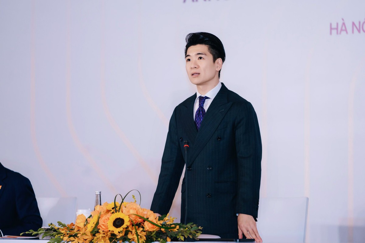 Nhan sắc tổng tài “vạn người mê” của Chủ tịch công ty chứng khoán tại đại hội cổ đông 2026: Nghìn tỷ nhưng không lạnh lùng!