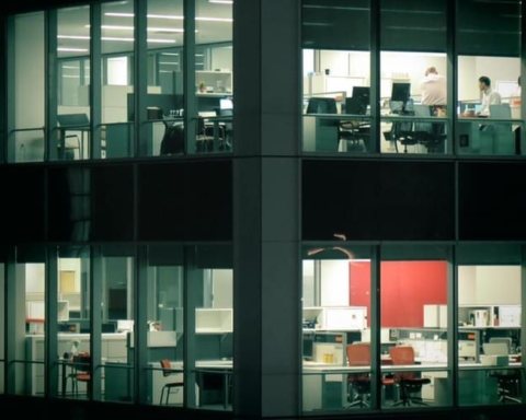 4 ngành học cũ nhưng không lỗi thời, AI không thể thay thế