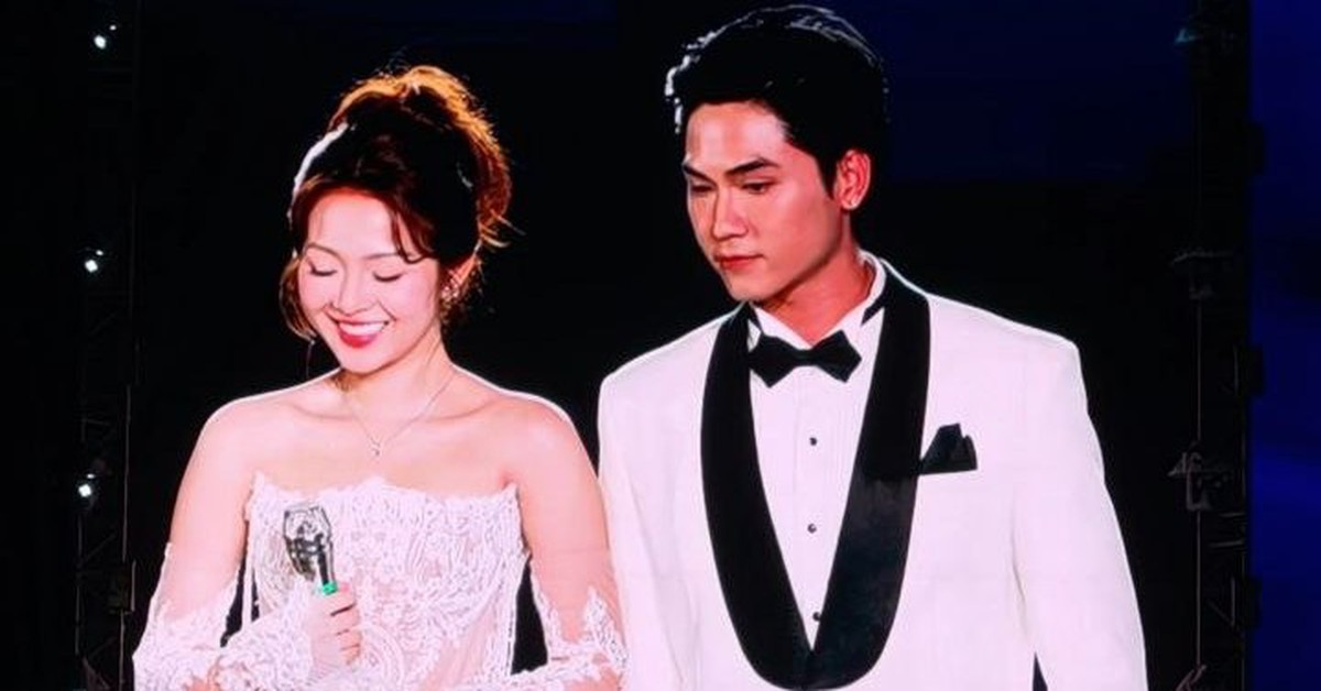 Cặp đôi Vì Mẹ Anh Phán Chia Tay phát cẩu lương tại concert Anh Trai