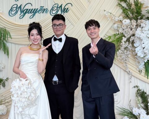 Văn Toàn diện vest bảnh bao ăn cưới em gái, cô dâu visual sáng bừng, vàng đeo trĩu cổ