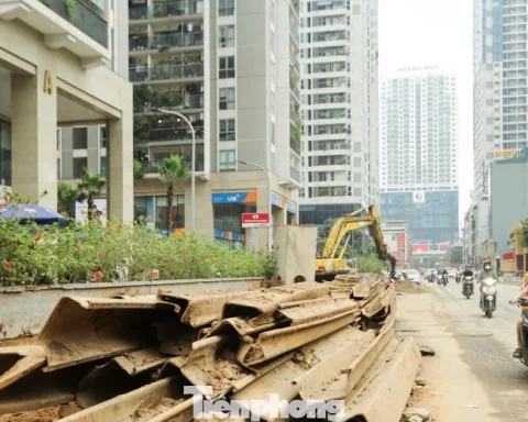 Đường Nguyễn Tuân thành ‘công trường bất tận’ giữa Thủ đô