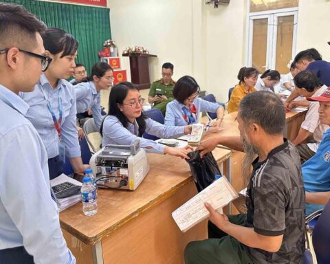 Gần 1.000 hộ dân tại một xã ở Hà Nội đồng loạt nhận tiền đền bù đất làm siêu dự án hơn 34 tỷ USD quy mô lớn nhất lịch sử Vingroup