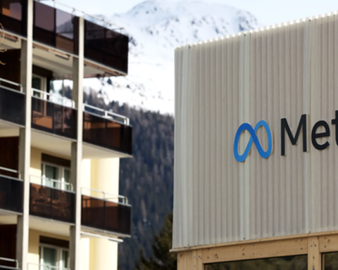 Vì đâu công ty mẹ Facebook chuẩn bị sa thải 8.000 người?