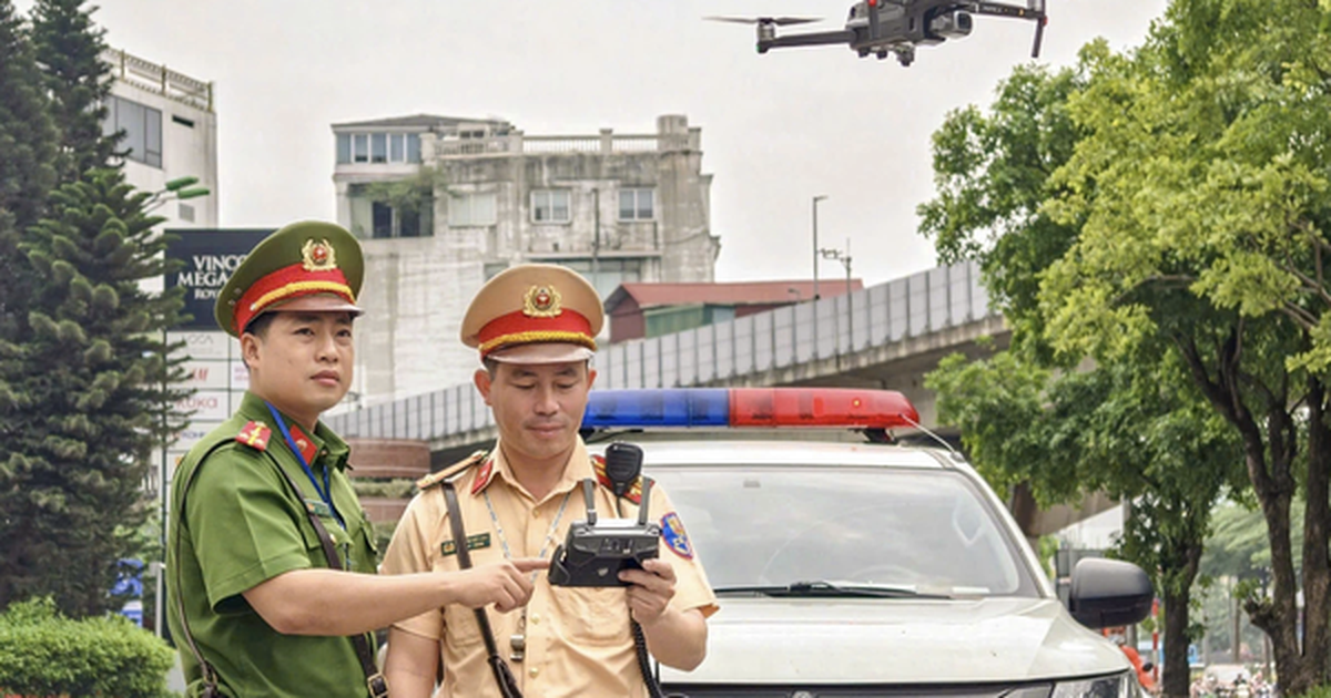 CSGT bay flycam, camera AI bắt lỗi loạt tài xế dừng đỗ xe sai quy định