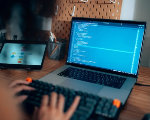 Kỹ sư công nghệ có phải “nạn nhân đầu tiên” của AI? 3 bài học sống còn trong kỷ nguyên mới