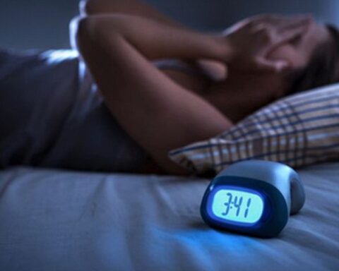 Thức giấc vào giữa đêm, có 3 điều tuyệt đối không nên làm